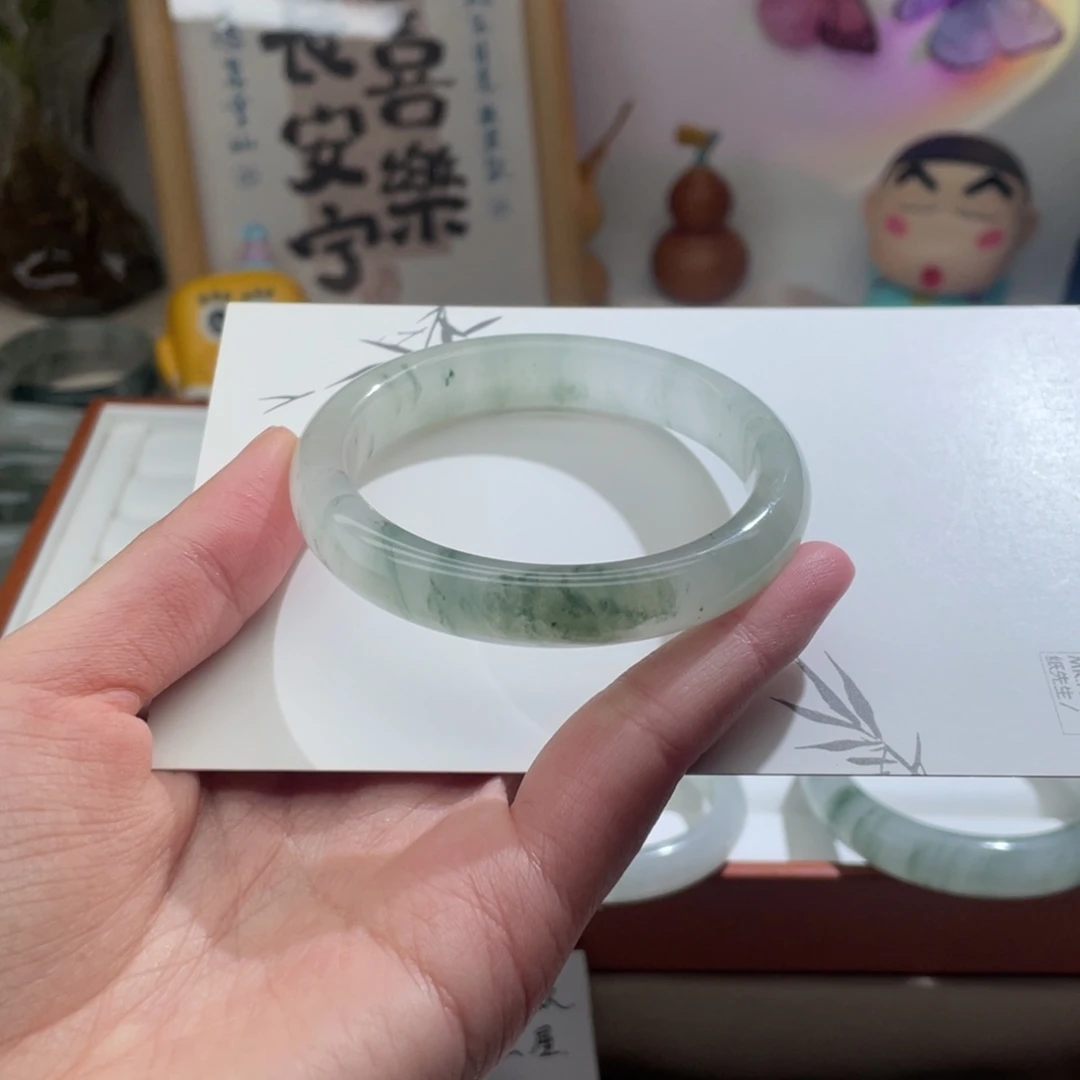 石英质玉（天山翠）未镶嵌手镯56.1圈口