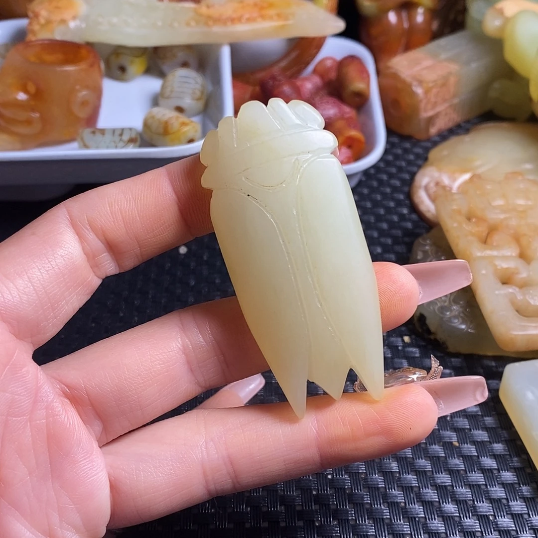 岫岩老玉（透闪石质玉）未镶嵌珠宝奇石