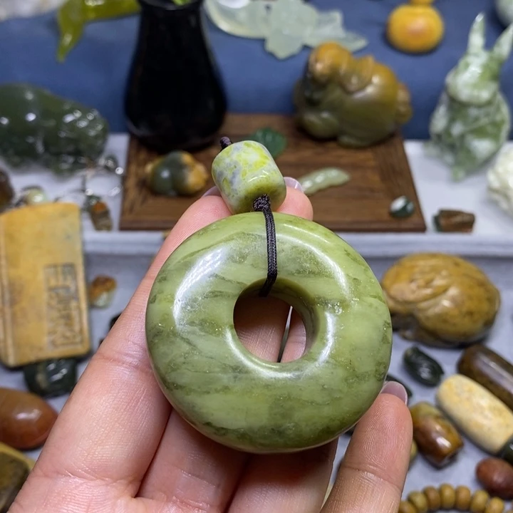 蛇纹石玉未镶嵌岫玉