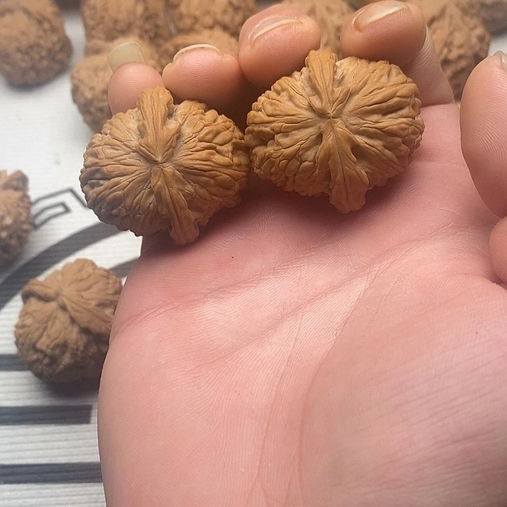 吊坠文玩核桃36白狮子尖黄