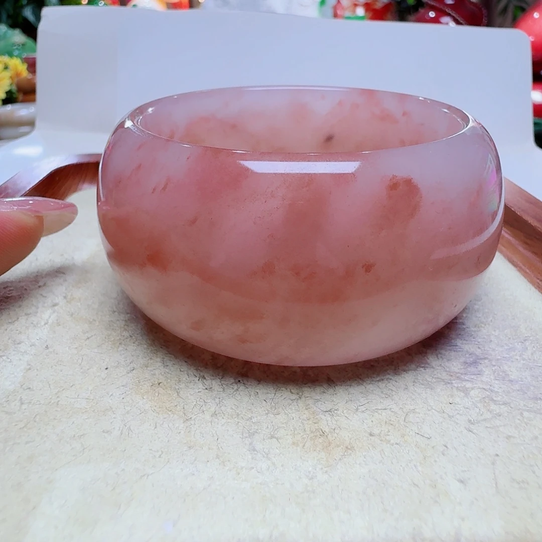 昨***辰未镶嵌手镯石英质玉