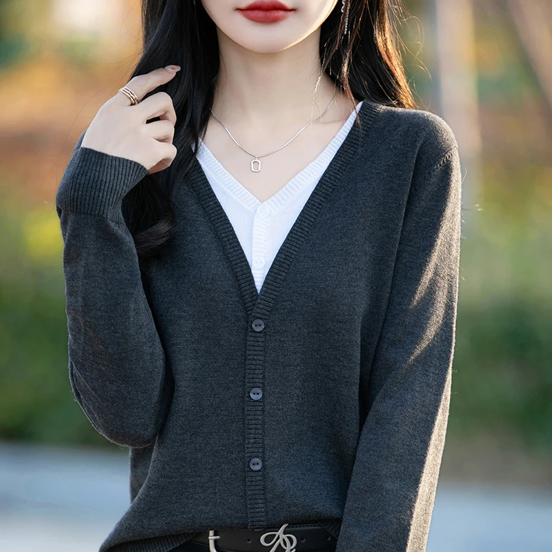 精纺V领羊毛开衫 假两件打底毛衣PY6130-70