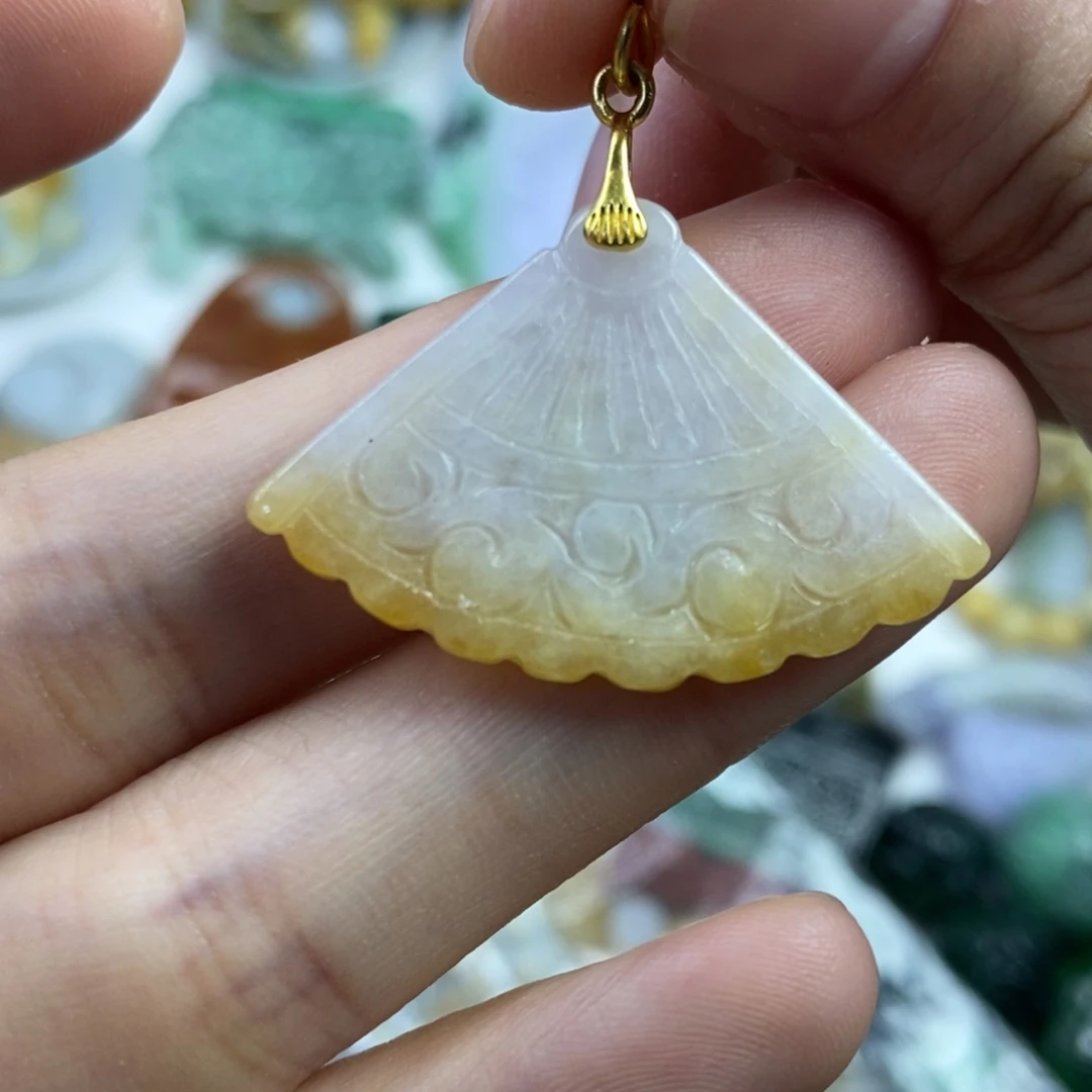 翡翠未镶嵌颈饰吊坠