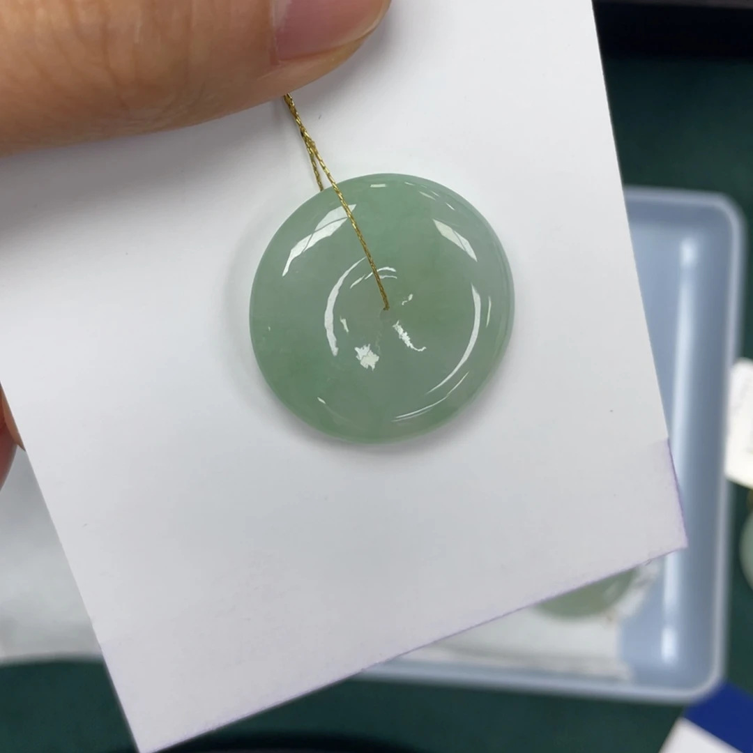 翡翠未镶嵌颈饰锦*平安扣