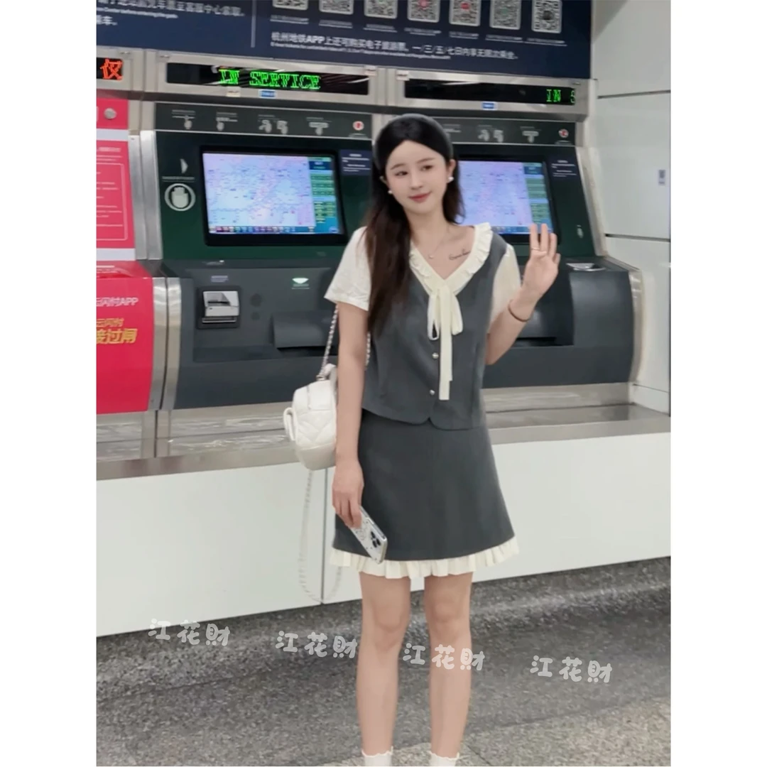 【伯克利学院】韩系简约设计感撞色假两件短袖上衣+木耳边半裙套装