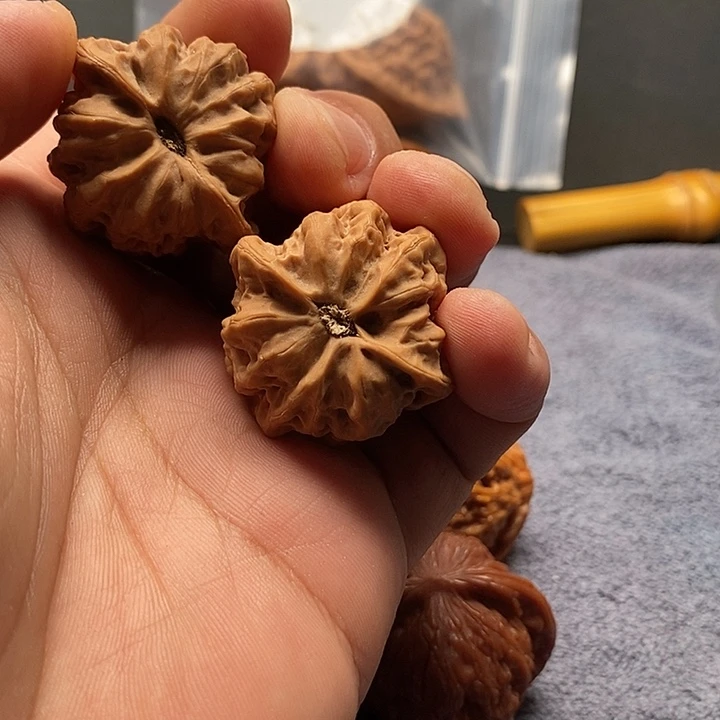 新***原文玩核桃吊坠佛肚