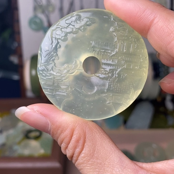 蛇纹石玉颈饰未镶嵌