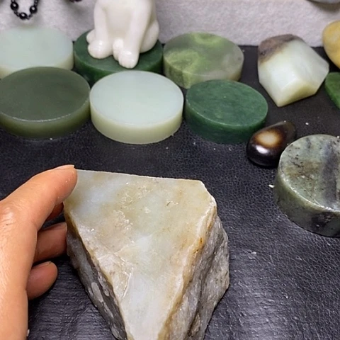 和田玉足铂镶嵌珠宝奇石