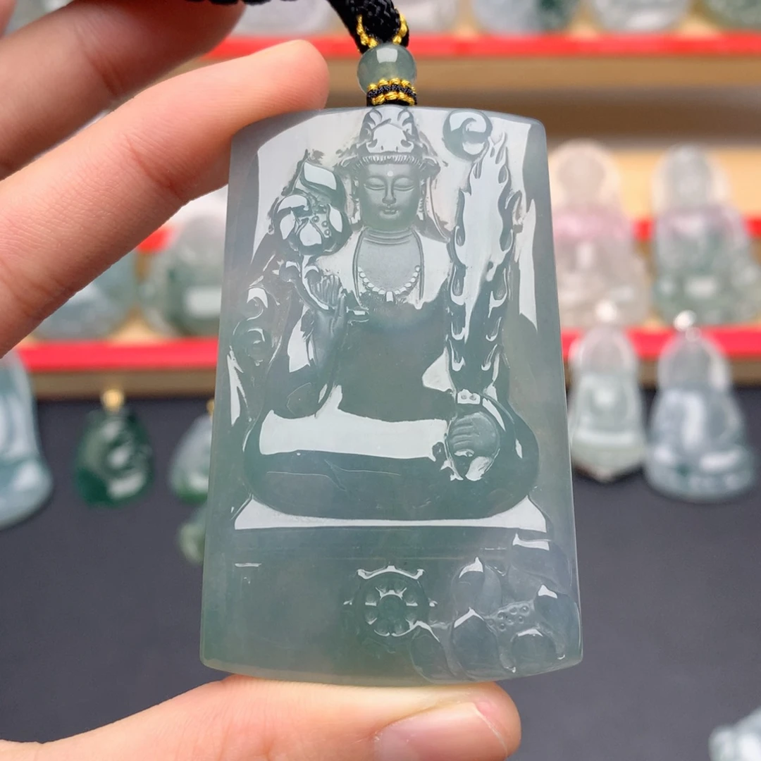 翡翠未镶嵌颈饰虚空藏