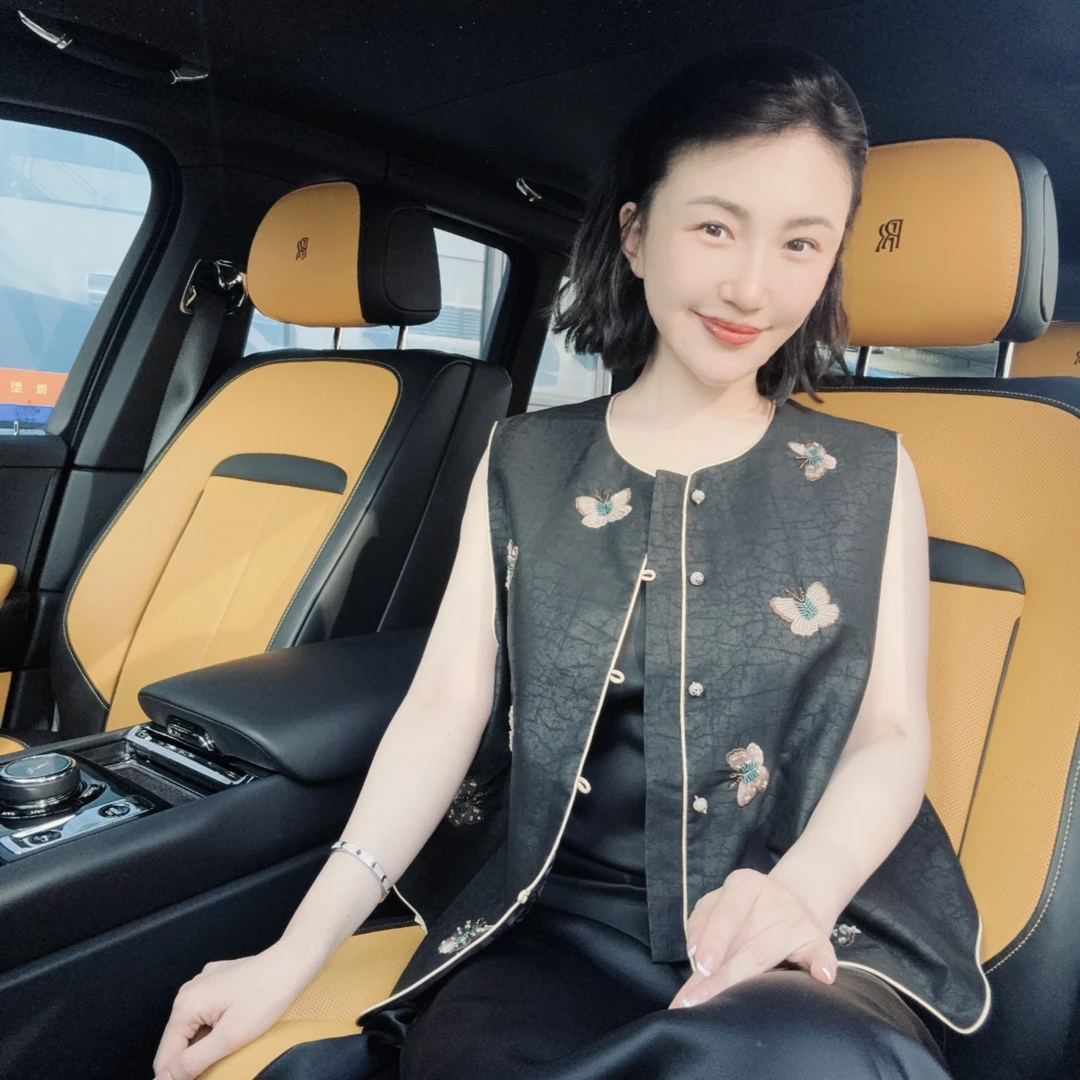 Betty Bairn【古蝶意 · 香云纱】30姆米龟裂纹刺绣马甲25B-BW9610