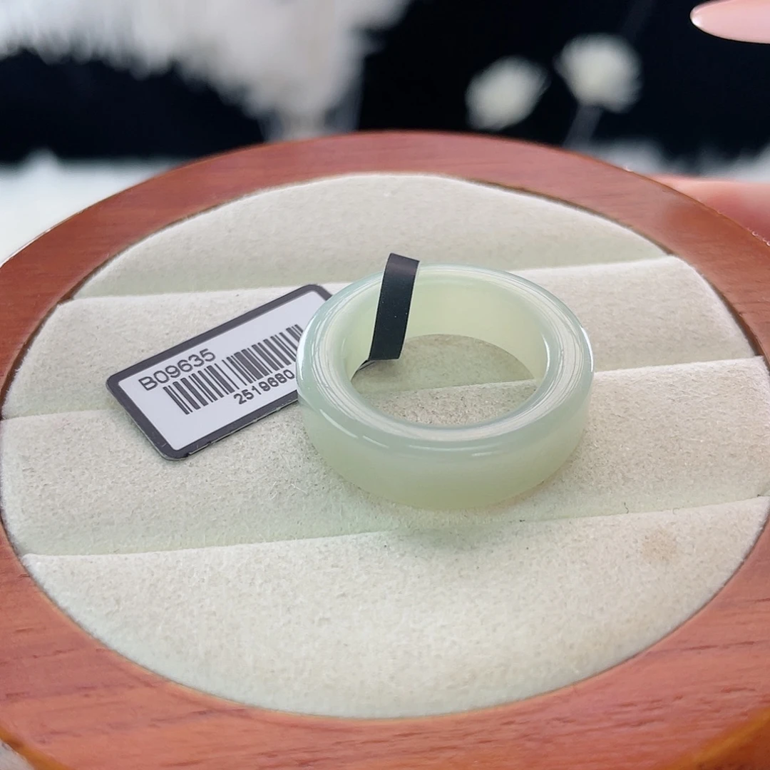 和田玉未镶嵌戒指l1 奶蓝圆切。18.2。不退换