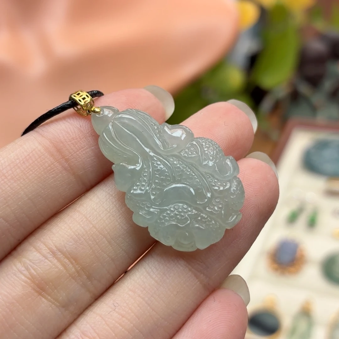 翡翠未镶嵌颈饰吊坠