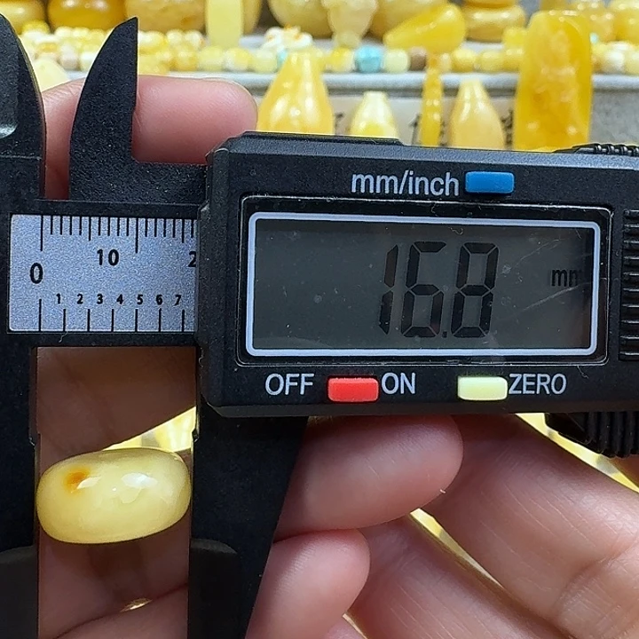 蜜蜡未镶嵌裸石26杂