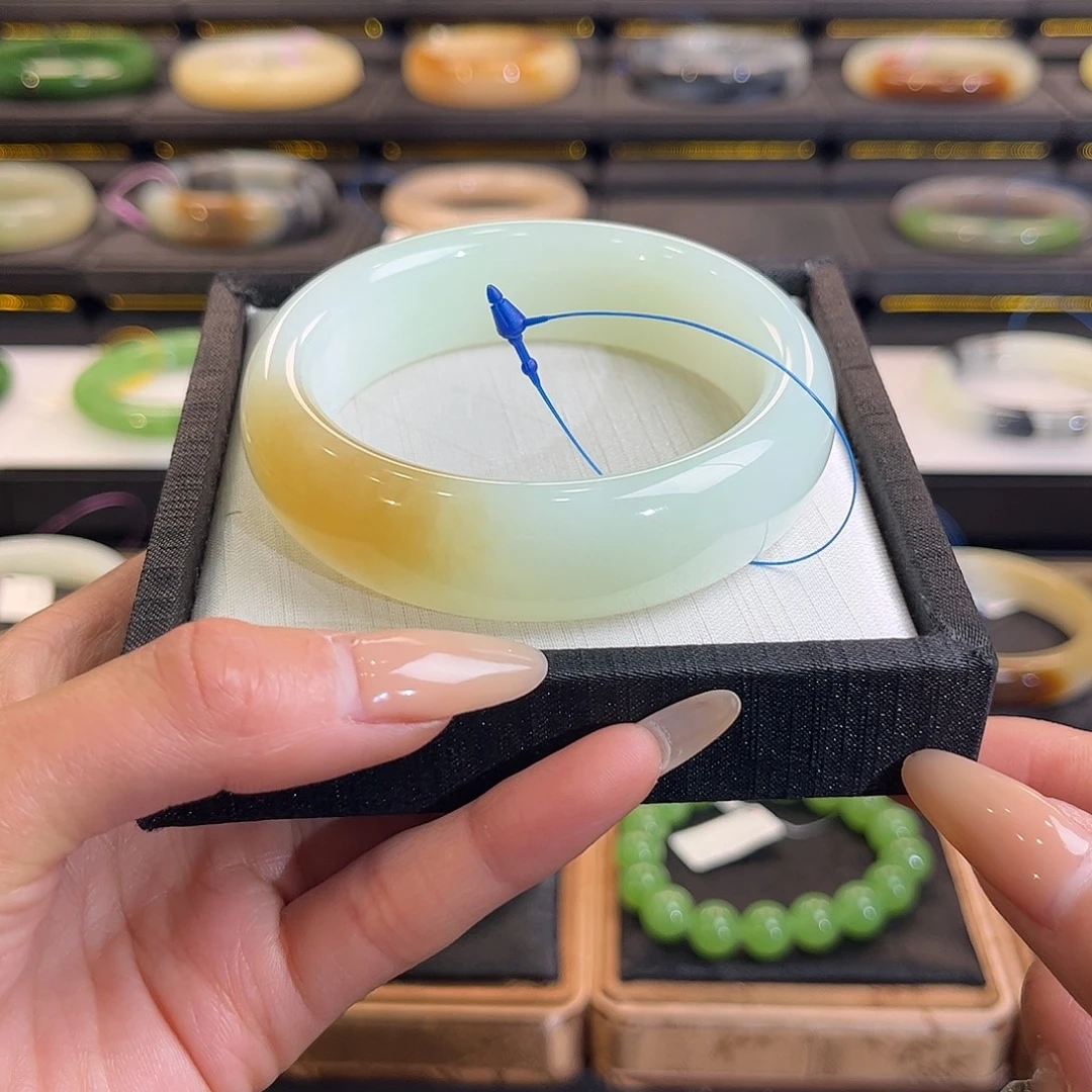 和田玉未镶嵌手镯57 58白底翠青糖