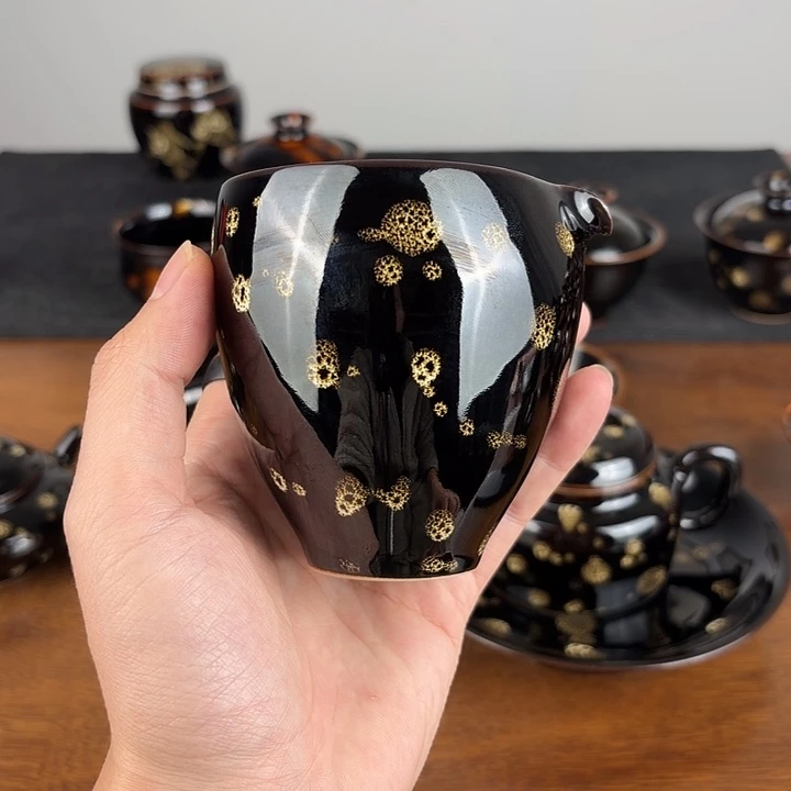 瓷点彩鹧鸪斑手握公道杯