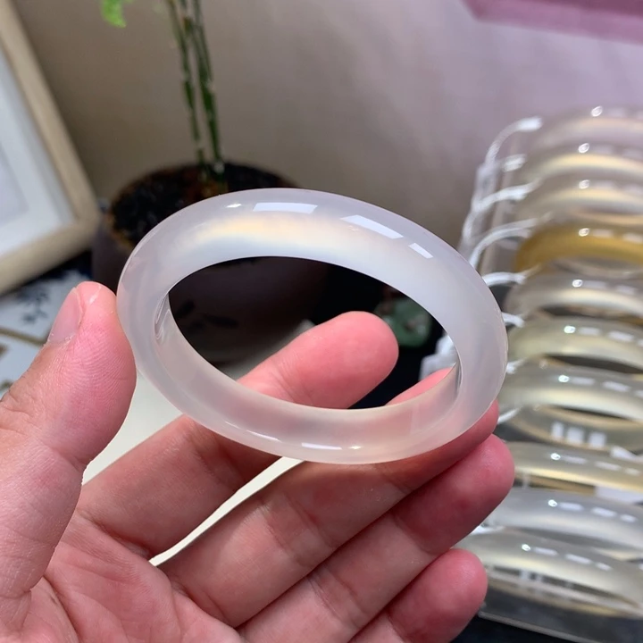 手镯玛瑙/玉髓未镶嵌