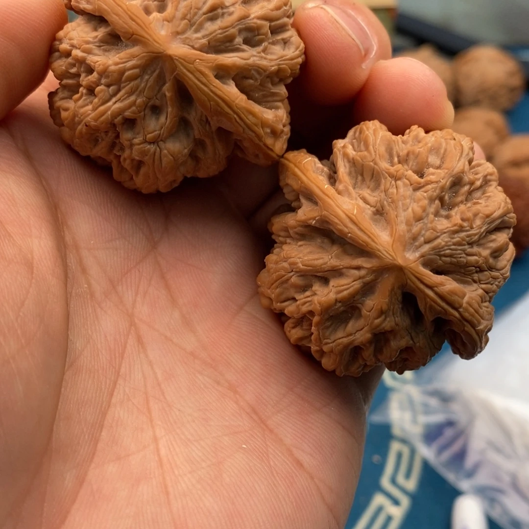 文玩核桃吊坠粗筋