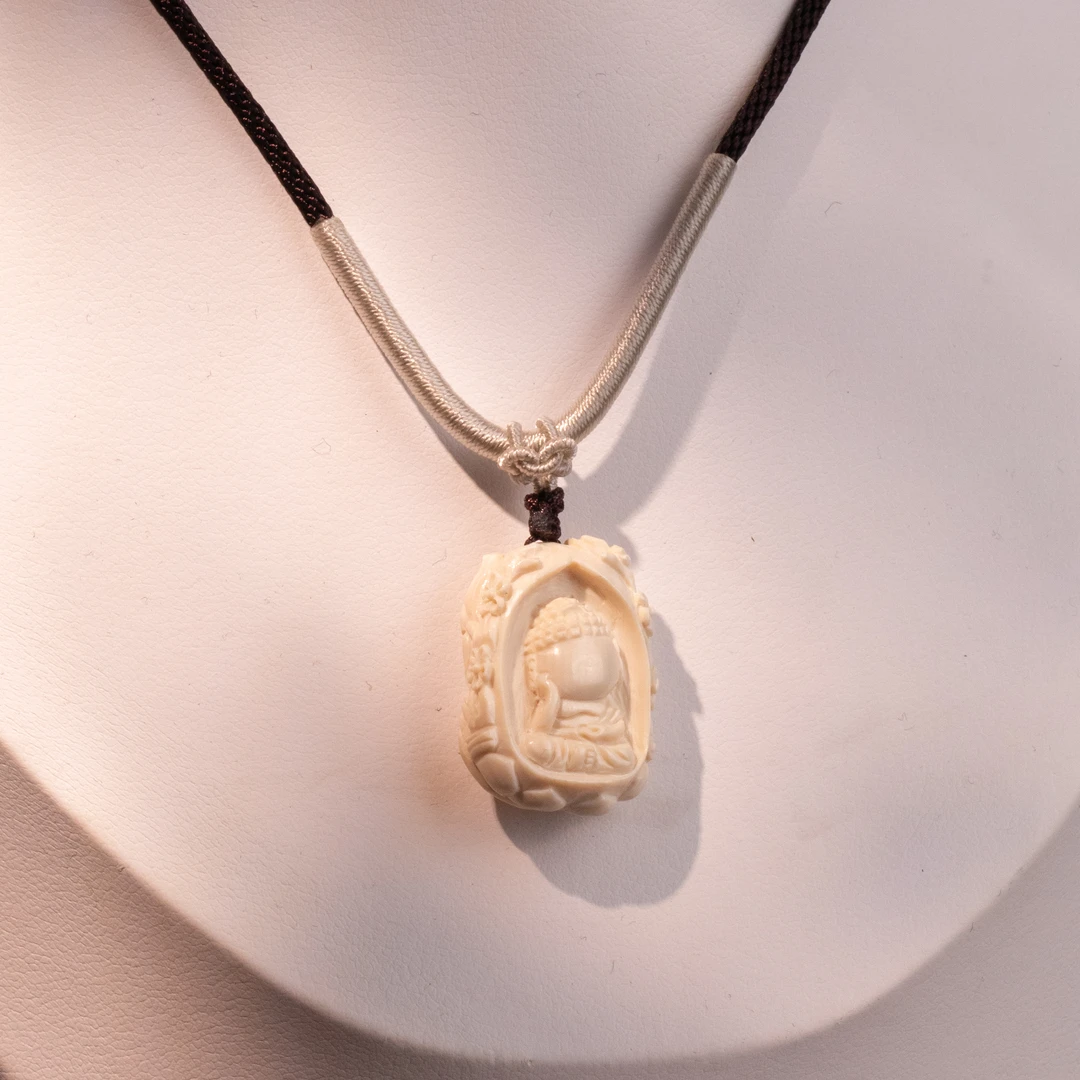 24mm+  猛犸双面无相佛 《禅意》莲花雕刻小牌 奶白芯料吊坠润润润