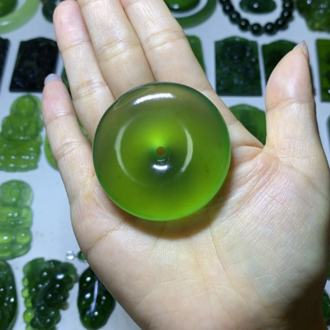 【闪购商品】未镶嵌蛇纹石玉颈饰大**舟