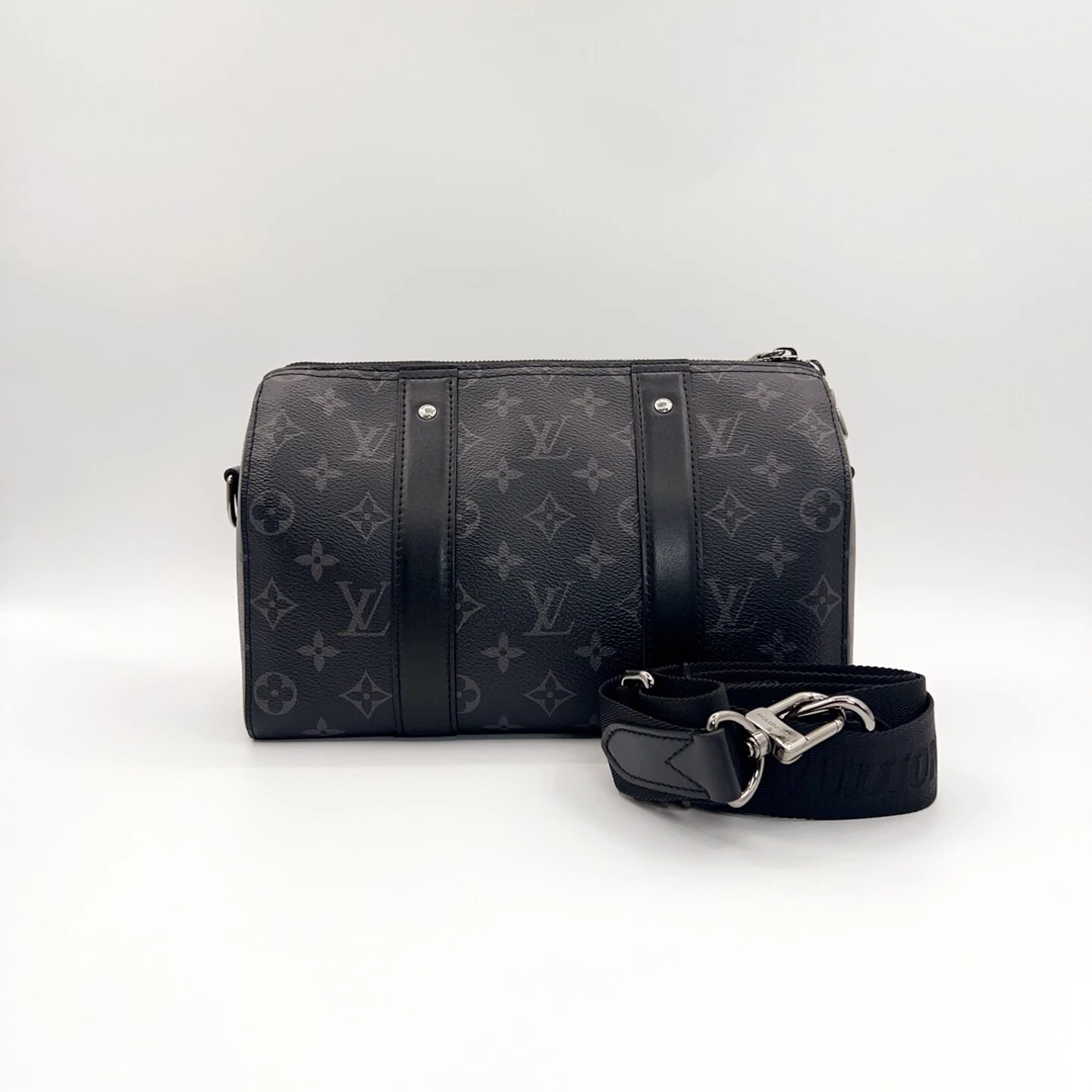 99新 LouisVuitton/路易威登 keepall27黑武士包包 芯片款 0399