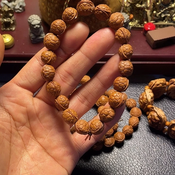 龙纹桃核雕刻瑕疵富甲天下