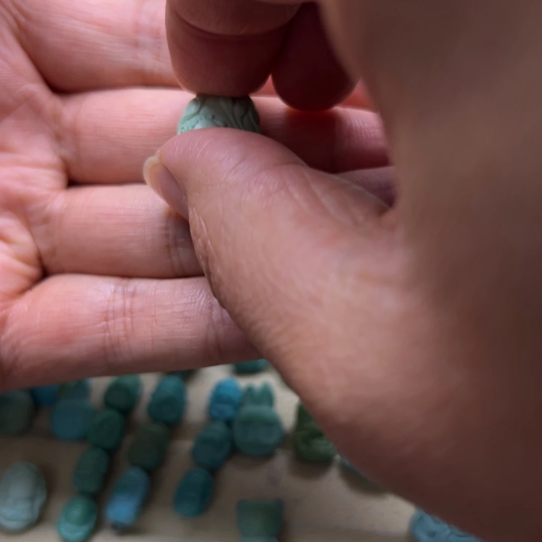 未镶嵌绿松石颈饰