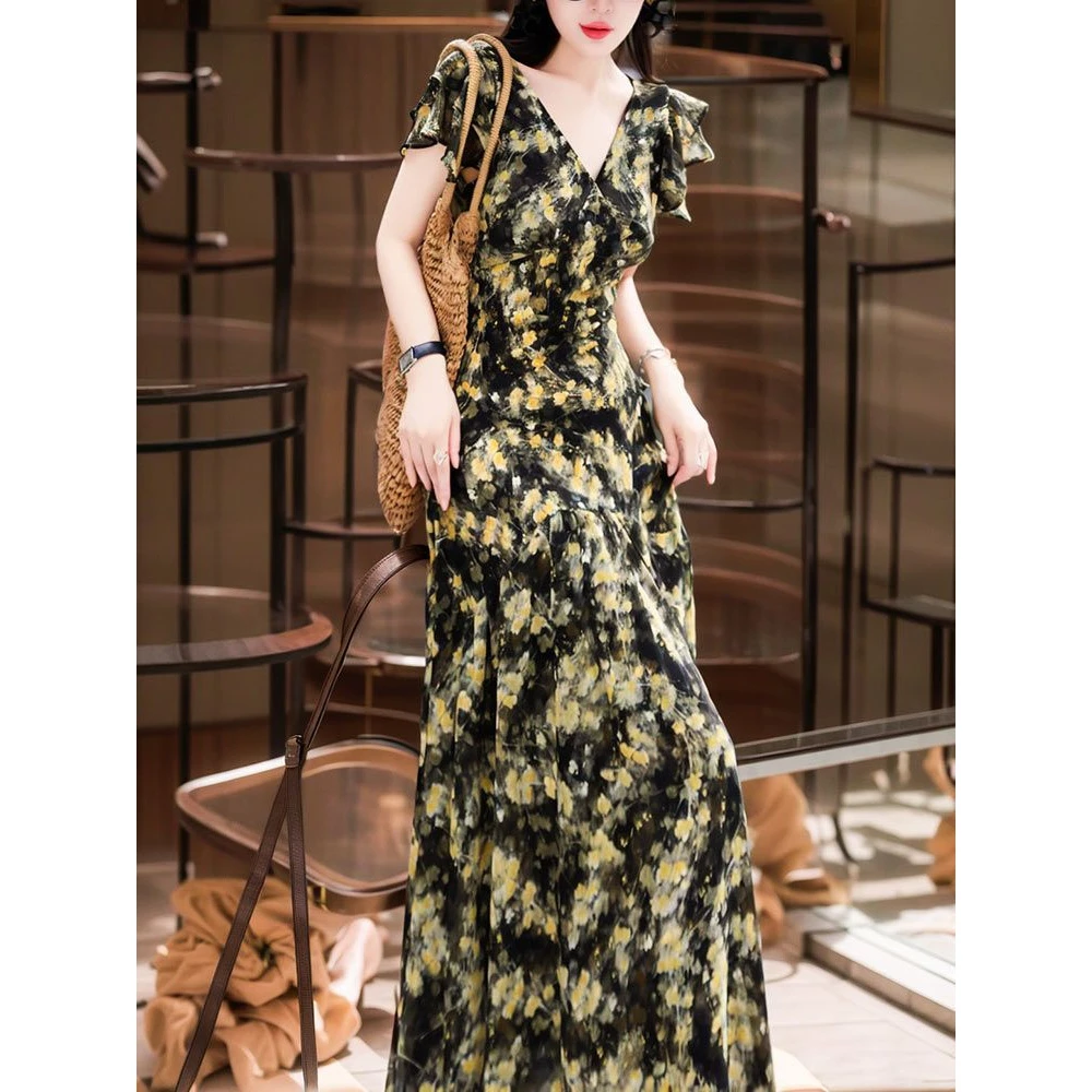 2025年夏季度假风超好看碎花裙明星同款约会穿搭长款荷叶边后妈裙