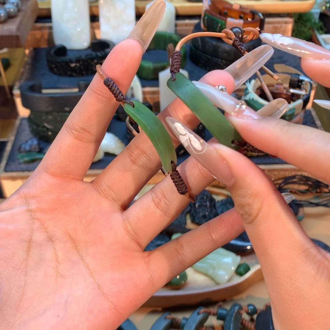 和田玉（糖玉）未镶嵌挂件