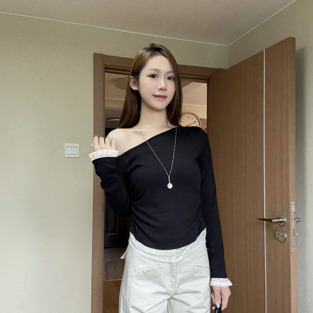 【蕾丝拼接】气质百搭显瘦假两件蕾丝拼接下摆褶皱修身露肩上衣