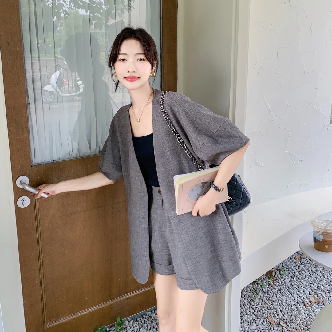 冷淡系灰色短袖西装套装女夏2025新款小个子休闲短裤高级感两件套