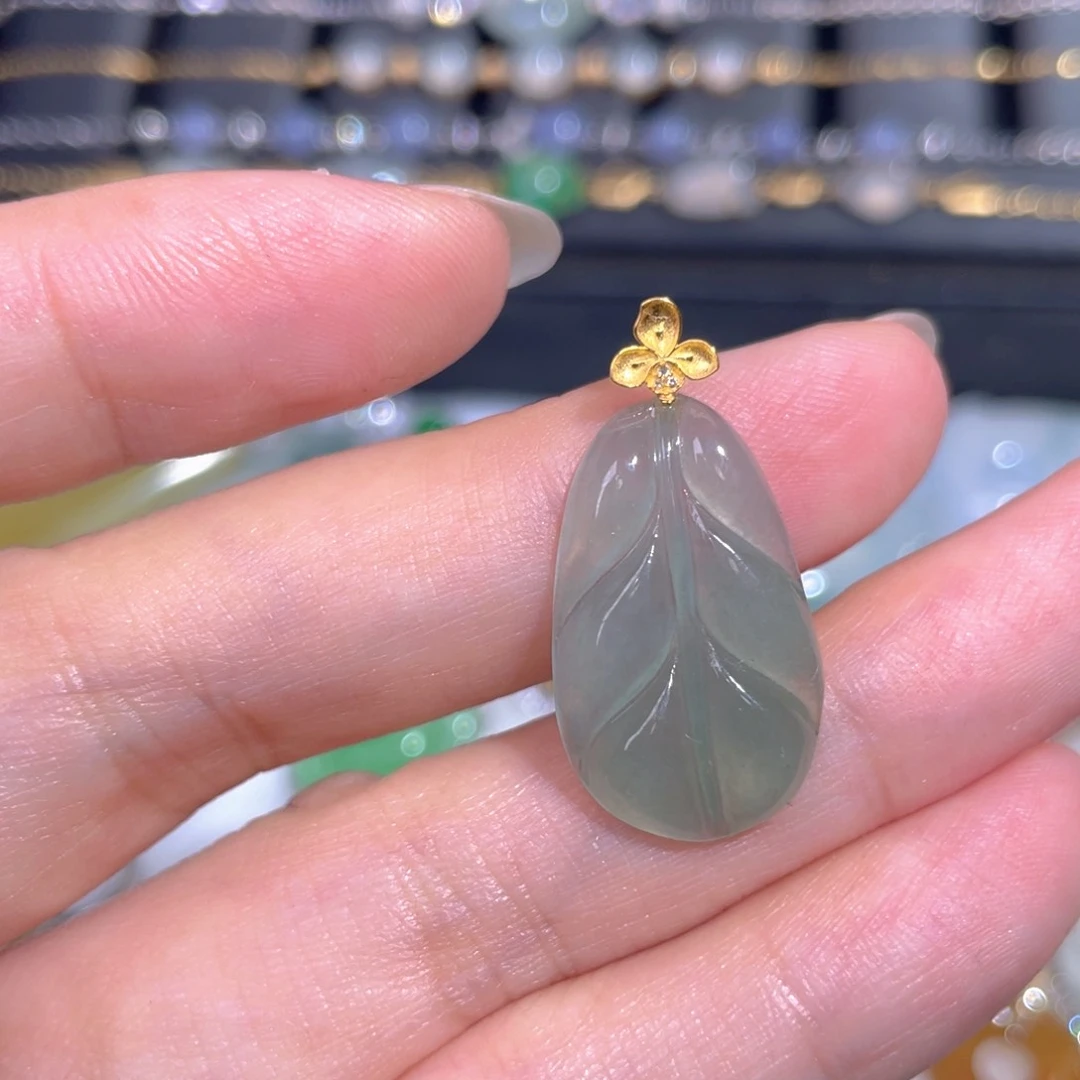 颈饰18K金镶嵌翡翠翡翠