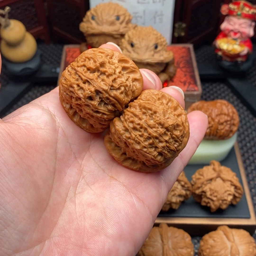 文玩核桃把件边肚41尺血麒麟