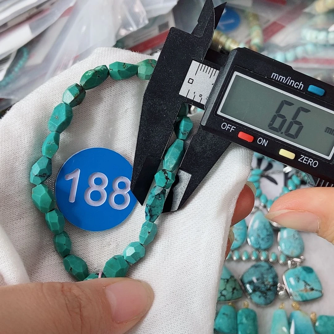 未镶嵌绿松石珠宝奇石