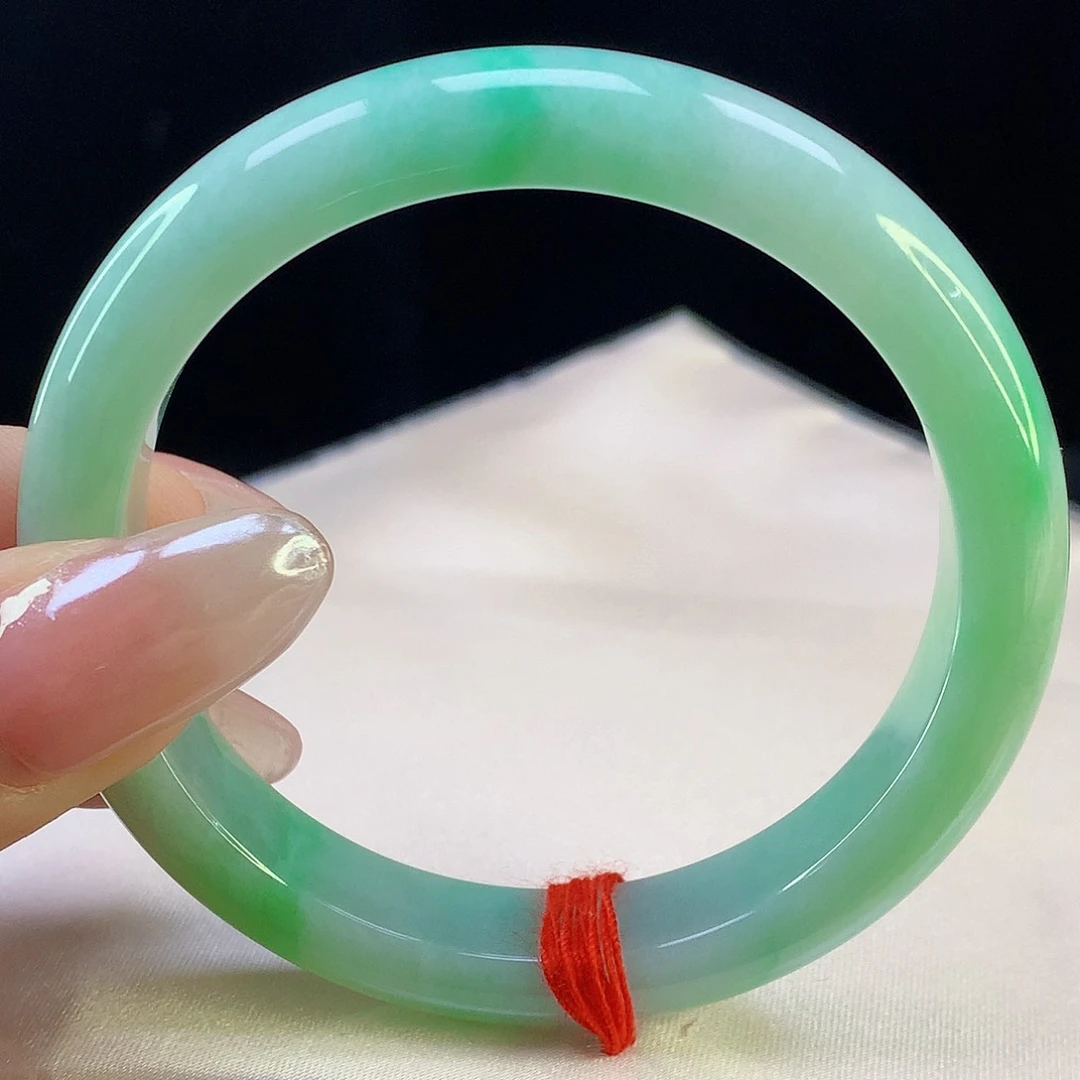 翡翠手镯未镶嵌天然翡翠8335