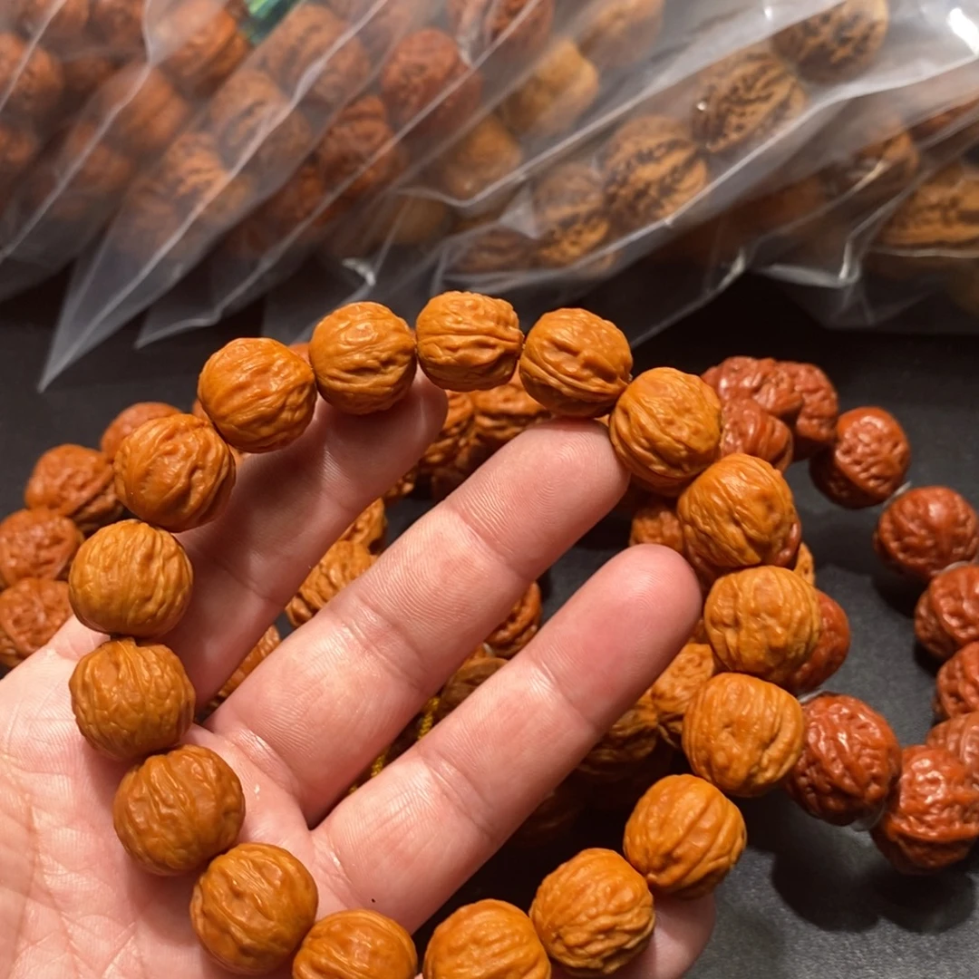 *****核桃核桃小赤龙手串