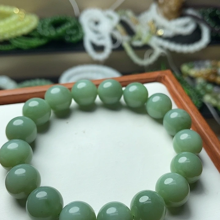和田玉（碧玉）未镶嵌手链