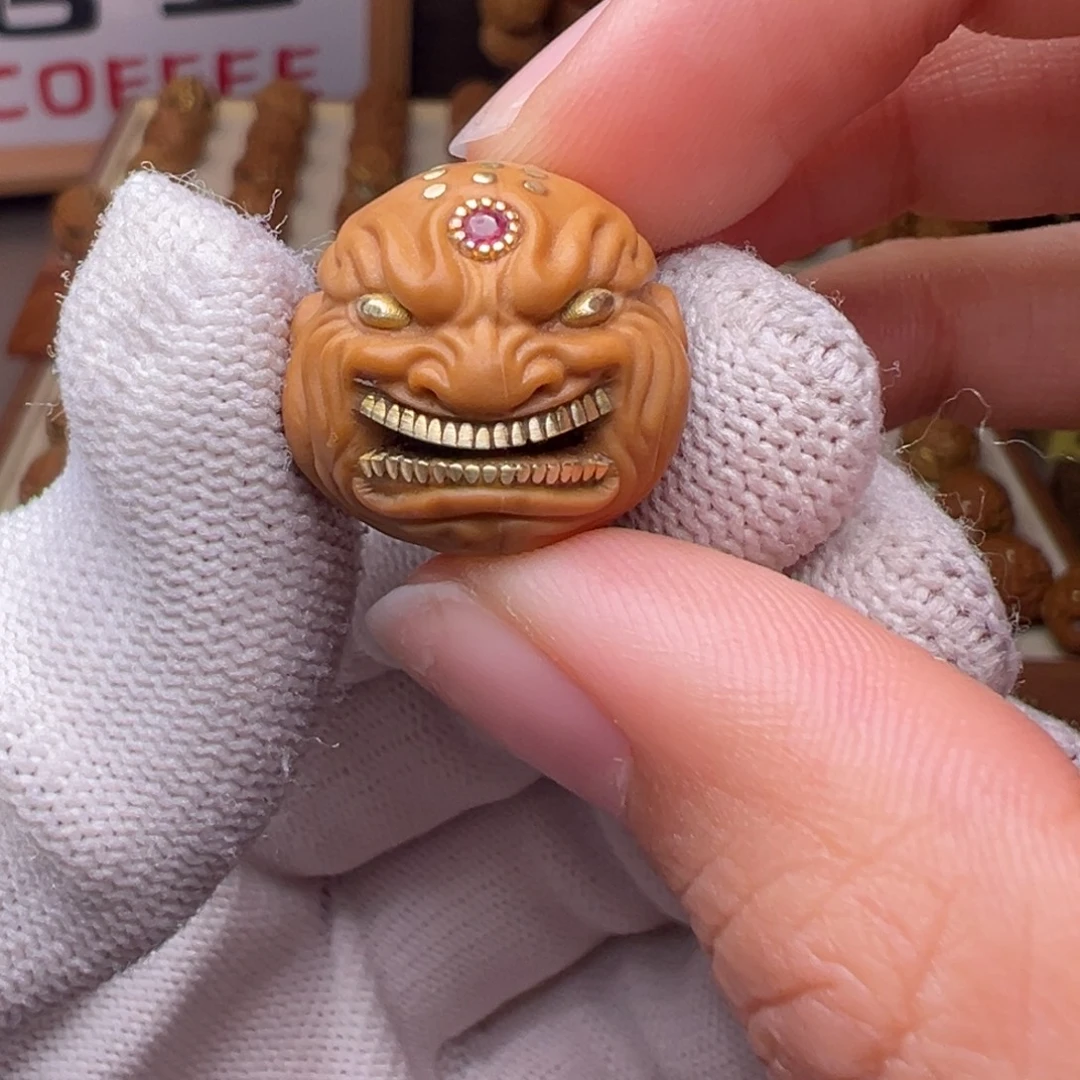 猴头核桃把件镶嵌款大牙恶僧全品有正常封口线