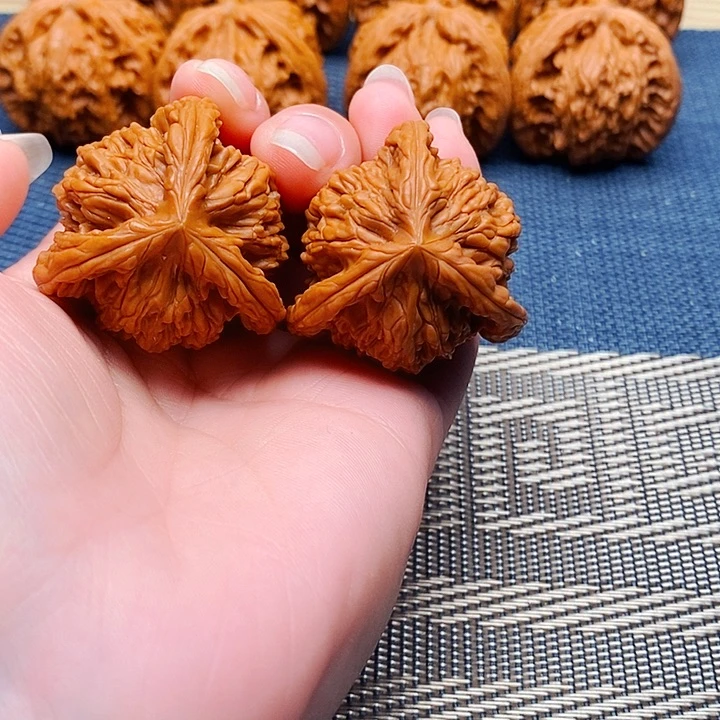 男***难吊坠文玩核桃三棱