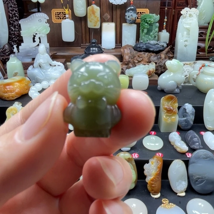 和田玉未镶嵌挂件