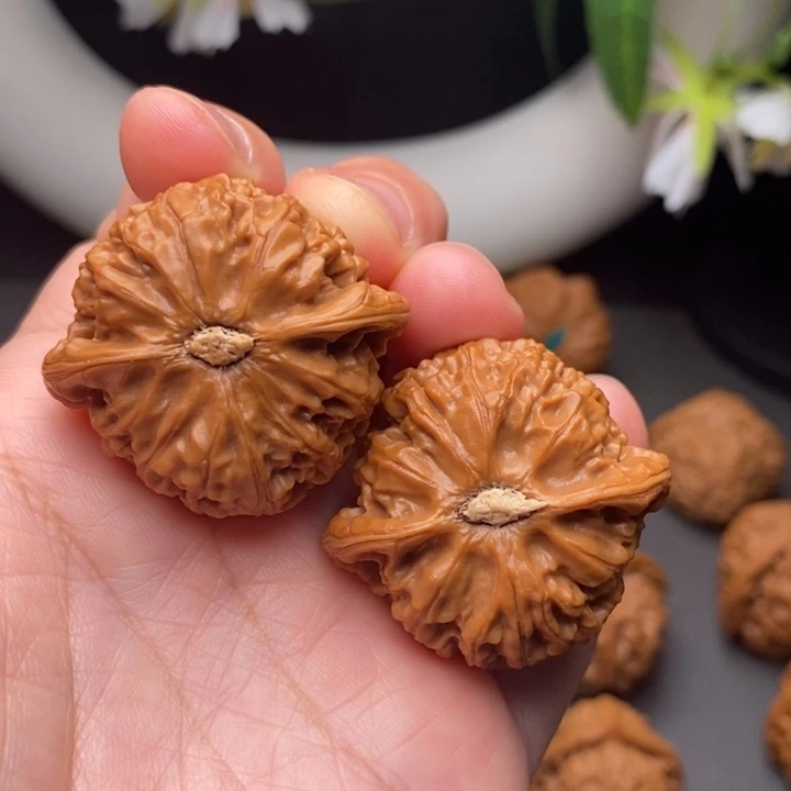 ****z文玩核桃把件宫灯38