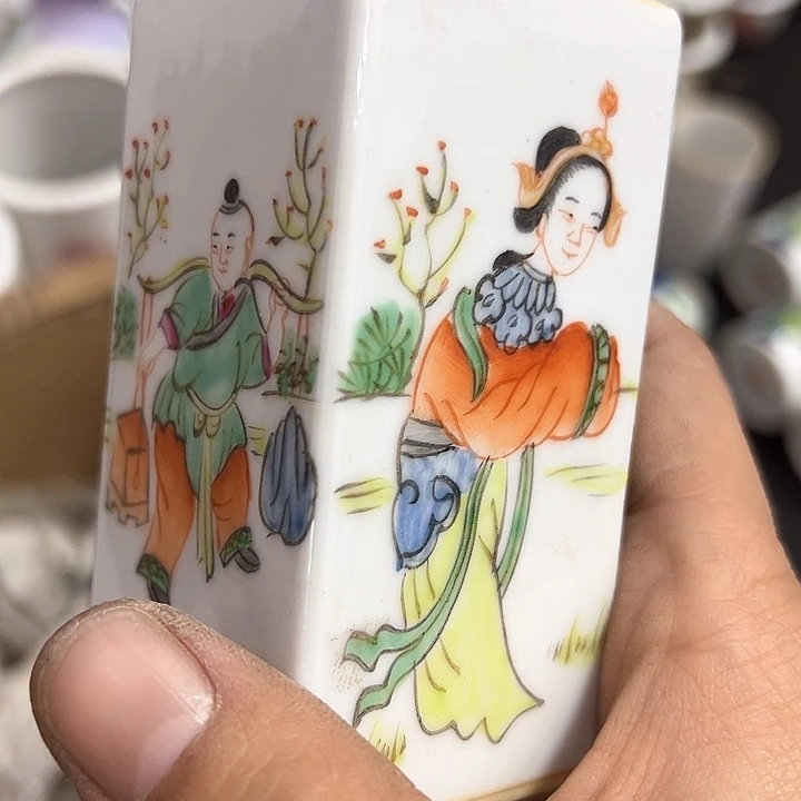 摆件B****盛瓷器摆件瓷器摆件