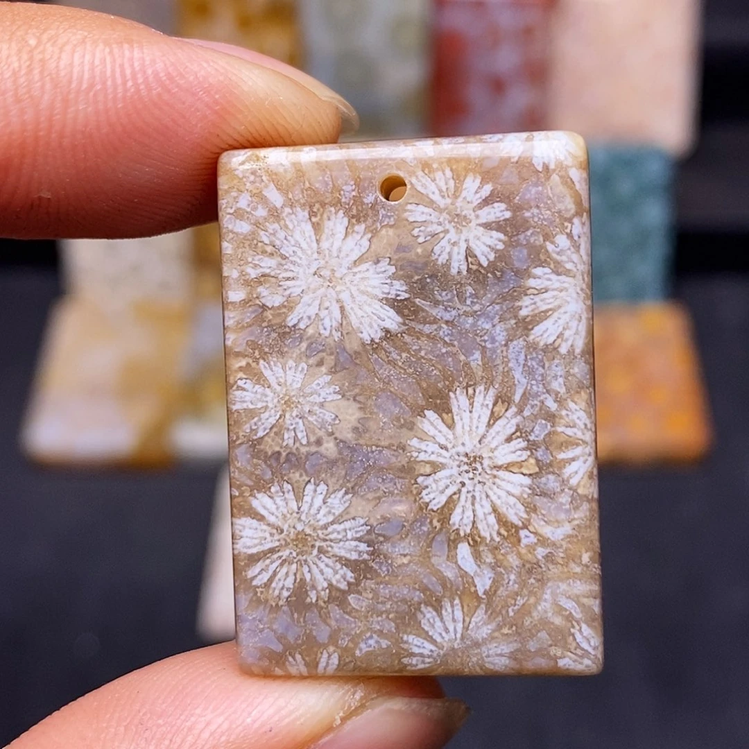 青***草硅化玉珊瑚玉合金