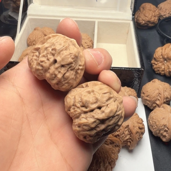 中***3吊坠文玩核桃蛤蟆头有黄