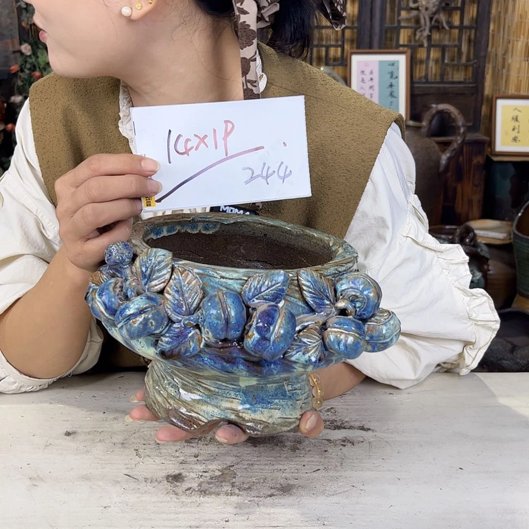 紫砂花盆在一起我的