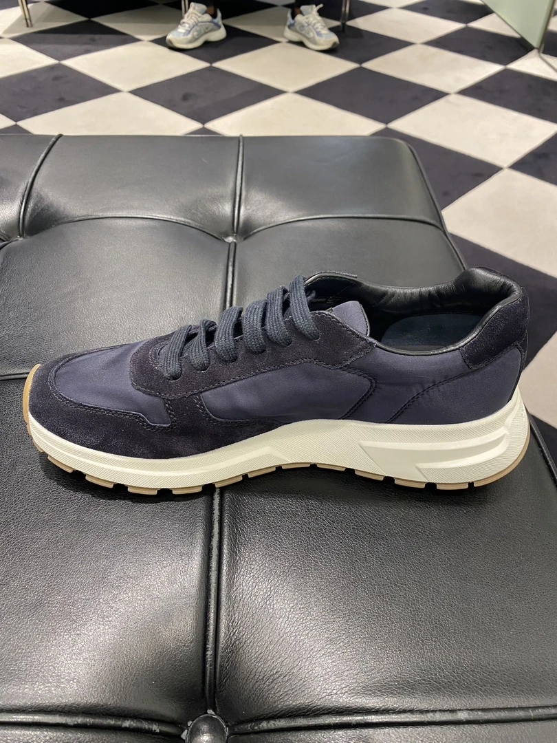 全新未使用 Prada/普拉达 prada PRAX 01 深蓝色运动鞋