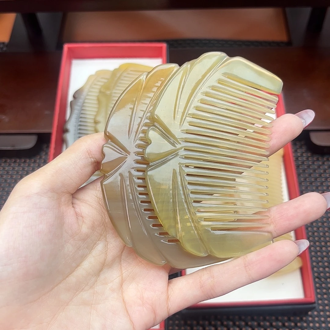 手工制作纯牛角梳子