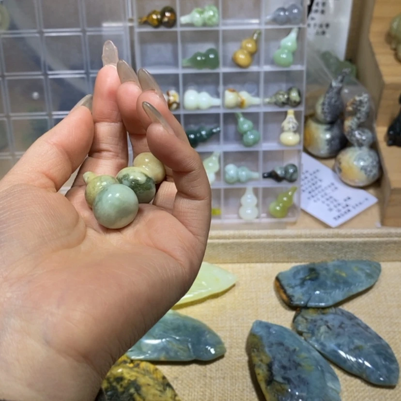 【闪购商品】蛇纹石玉颈饰未镶嵌10