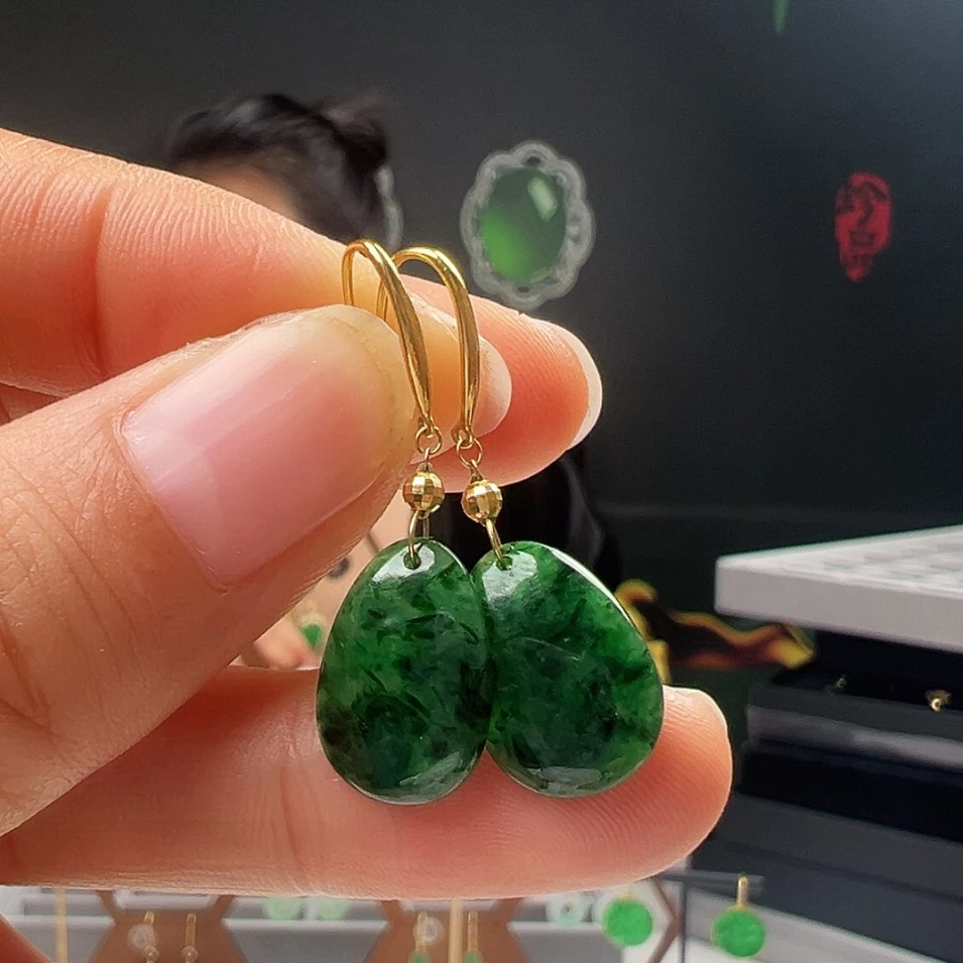 18K金镶嵌翡翠耳饰