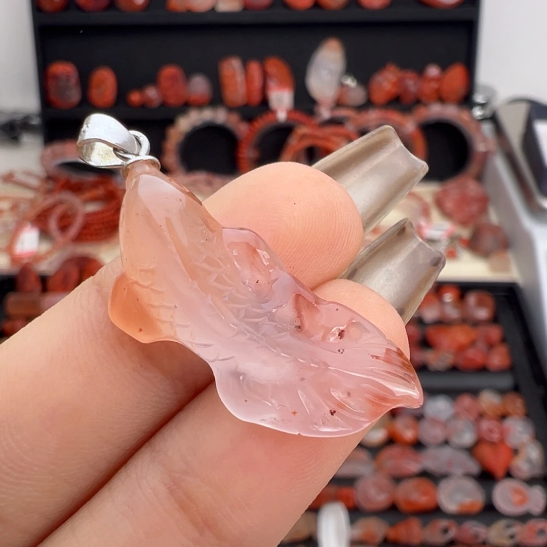 南红玛瑙未镶嵌颈饰锦鲤