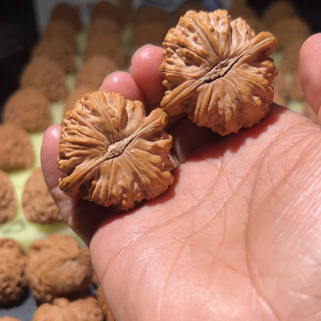 文玩核桃吊坠许*墩46闷白